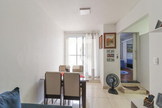 Sala de casa para alugar com 4 quartos, 130m² em Parque Residencial Eloy Chaves, Jundiaí