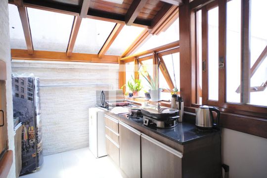 Cozinha de apartamento à venda com 3 quartos, 170m² em Bela Vista, Porto Alegre