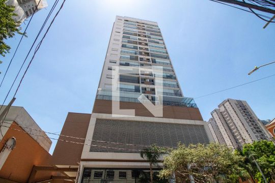 Fachada de apartamento para alugar com 2 quartos, 65m² em Vila Cordeiro, São Paulo