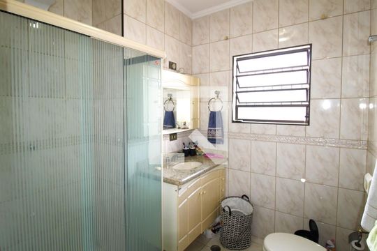 Banheiro da Suíte 1 de casa à venda com 4 quartos, 137m² em Vila Santa Terezinha (zona Norte), São Paulo