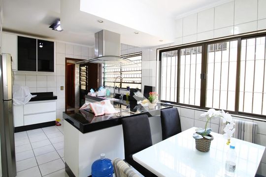 Cozinha de casa à venda com 4 quartos, 137m² em Vila Santa Terezinha (zona Norte), São Paulo