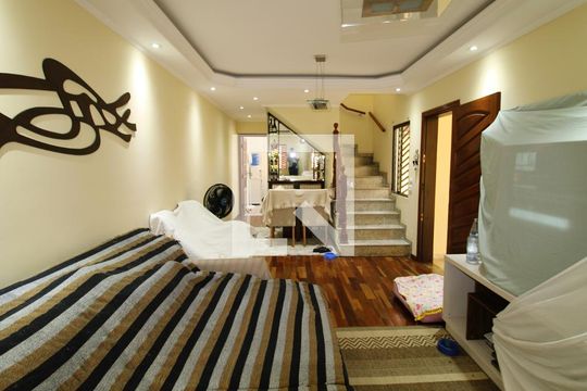 Sala de casa à venda com 4 quartos, 137m² em Vila Santa Terezinha (zona Norte), São Paulo