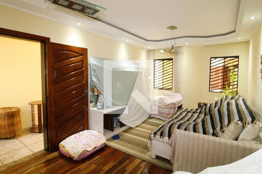 Casa à venda com 4 quartos, 137m² em Vila Santa Terezinha (zona Norte), São Paulo