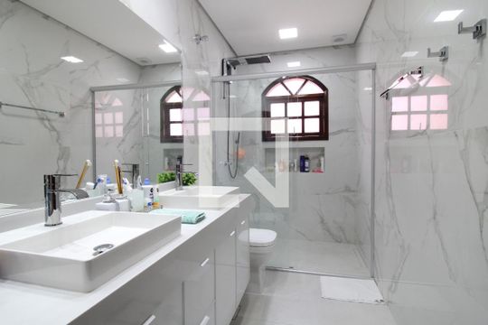 Banheiro da Suíte de casa à venda com 4 quartos, 240m² em Jardim Brasilia, São Paulo