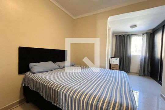 Suite de casa à venda com 3 quartos, 185m² em Jardim Prudência, São Paulo