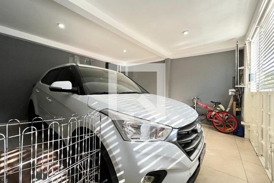 Garagem de casa à venda com 3 quartos, 185m² em Jardim Prudência, São Paulo