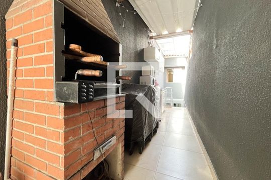Churrasqueira de casa à venda com 3 quartos, 185m² em Jardim Prudência, São Paulo
