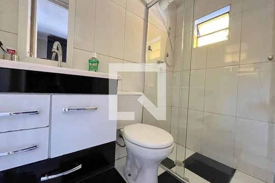 Banheiro da Suíte de casa à venda com 3 quartos, 185m² em Jardim Prudência, São Paulo
