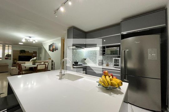 Cozinha de casa à venda com 3 quartos, 185m² em Jardim Prudência, São Paulo