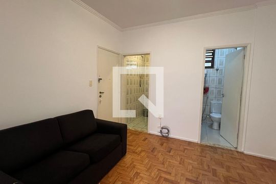 Sala  de kitnet/studio para alugar com 1 quarto, 33m² em Jardim Paulista, São Paulo
