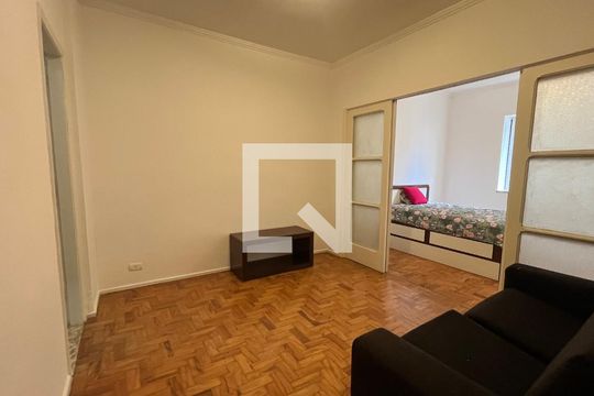 Sala  de kitnet/studio para alugar com 1 quarto, 33m² em Jardim Paulista, São Paulo