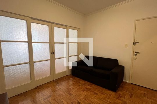 Sala  de kitnet/studio para alugar com 1 quarto, 33m² em Jardim Paulista, São Paulo