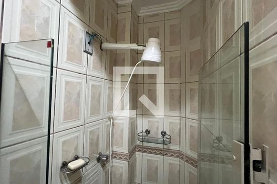 Banheiro de kitnet/studio para alugar com 1 quarto, 33m² em Jardim Paulista, São Paulo