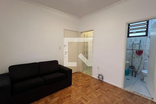 Sala  de kitnet/studio para alugar com 1 quarto, 33m² em Jardim Paulista, São Paulo