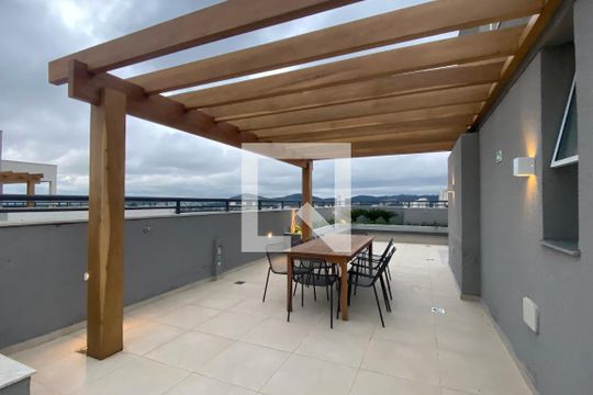 Área comum de apartamento para alugar com 2 quartos, 47m² em Jardim Tupanci, Barueri