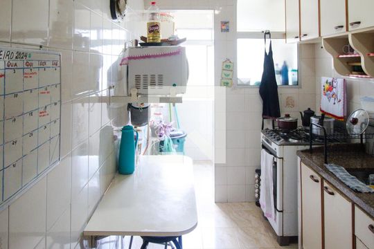 Cozinha de apartamento à venda com 2 quartos, 56m² em Jardim Celeste, São Paulo