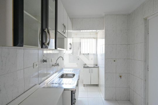 Cozinha de apartamento para alugar com 2 quartos, 56m² em Cambuci, São Paulo