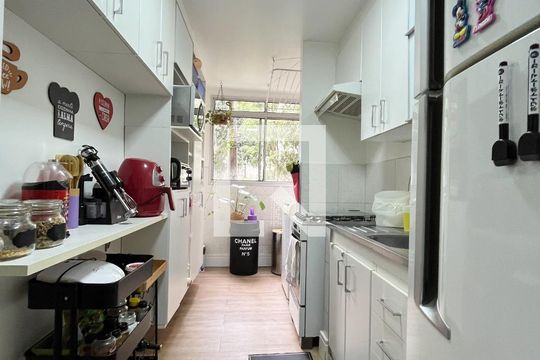 Cozinha  de apartamento à venda com 2 quartos, 50m² em Vila Campestre, São Paulo