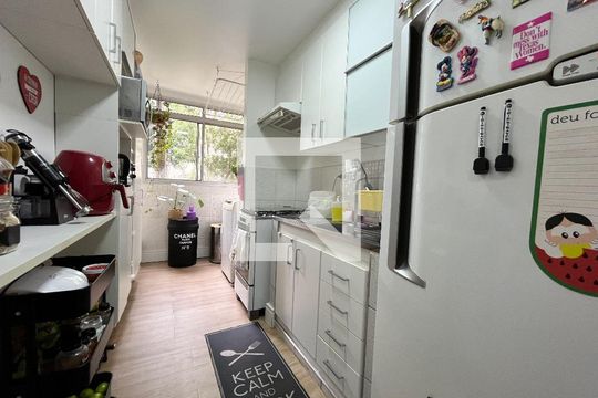 Cozinha  de apartamento à venda com 2 quartos, 50m² em Vila Campestre, São Paulo