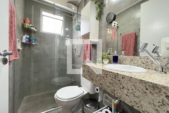 Banheiro  de apartamento à venda com 2 quartos, 50m² em Vila Campestre, São Paulo