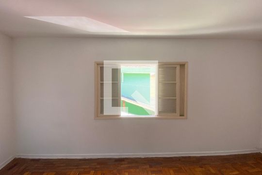Quarto de casa para alugar com 2 quartos, 60m² em Vila Nivi, São Paulo