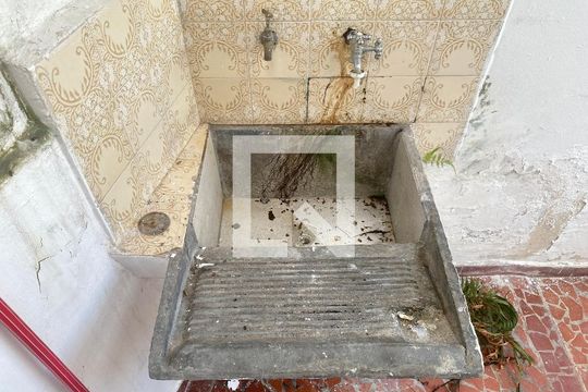 Área de Serviço de casa para alugar com 2 quartos, 60m² em Vila Nivi, São Paulo