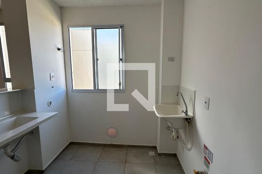 Cozinha de apartamento para alugar com 2 quartos, 40m² em Vila Mutirao I, Goiânia