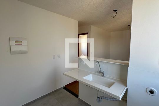 Cozinha de apartamento para alugar com 2 quartos, 40m² em Vila Mutirao I, Goiânia