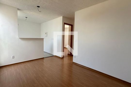 Apartamento para alugar com 2 quartos, 40m² em Vila Mutirao I, Goiânia