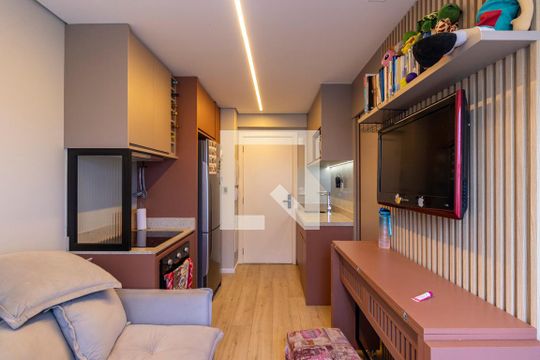 Sala e Cozinha de kitnet/studio à venda com 1 quarto, 27m² em Vila Nova Conceição, São Paulo