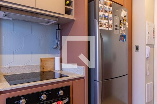 Sala e Cozinha de kitnet/studio à venda com 1 quarto, 27m² em Vila Nova Conceição, São Paulo