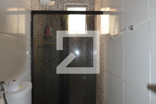 Banheiro de apartamento para alugar com 3 quartos, 60m² em Osvaldo Cruz, Rio de Janeiro