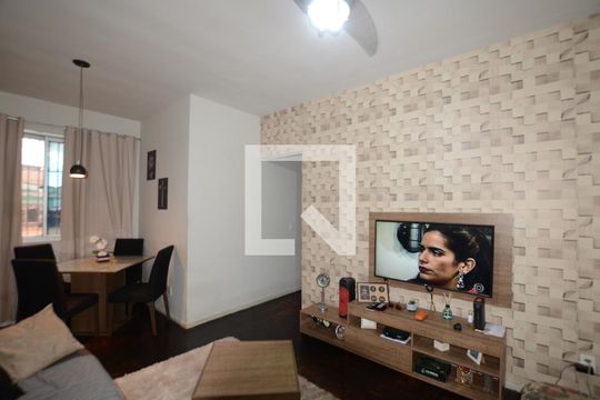 Sala de apartamento para alugar com 3 quartos, 60m² em Osvaldo Cruz, Rio de Janeiro