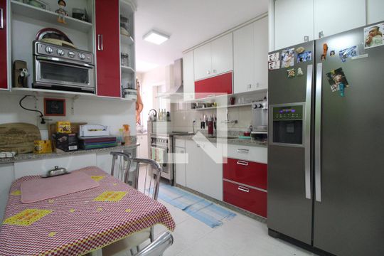 Cozinha e Área de Serviço de apartamento à venda com 3 quartos, 171m² em Jacarepaguá, Rio de Janeiro