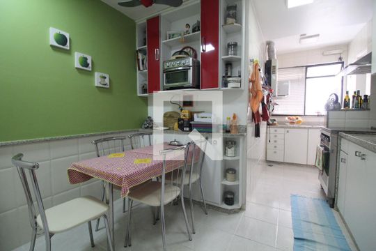 Cozinha e Área de Serviço de apartamento à venda com 3 quartos, 171m² em Jacarepaguá, Rio de Janeiro