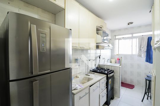 Cozinha e Área de Serviço de apartamento à venda com 2 quartos, 55m² em Vila Celeste, São Paulo