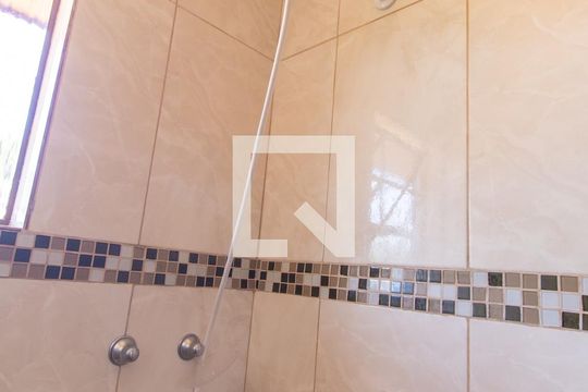 Banheiro Social de apartamento para alugar com 1 quarto, 50m² em Santa Felicidade, Curitiba