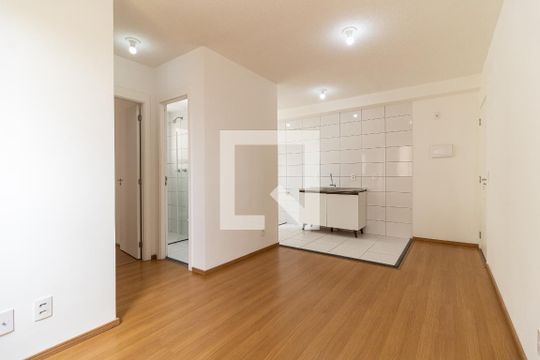 Sala de apartamento para alugar com 2 quartos, 43m² em Jardim Santa Emilia, São Paulo