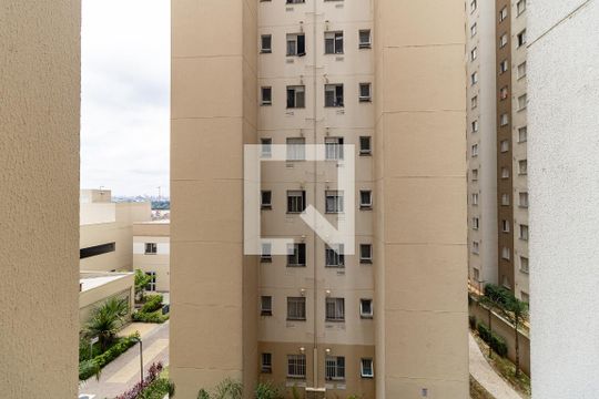 Vista da Sala de apartamento para alugar com 2 quartos, 43m² em Jardim Santa Emilia, São Paulo