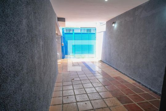 Garagem de casa à venda com 4 quartos, 155m² em Sumaré, São Paulo