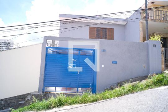 Fachada de casa à venda com 4 quartos, 155m² em Sumaré, São Paulo