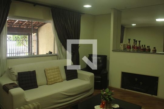Sala de casa à venda com 4 quartos, 152m² em Vila Sao Paulo, São Paulo