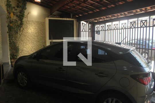 Garagem de casa à venda com 4 quartos, 152m² em Vila Sao Paulo, São Paulo