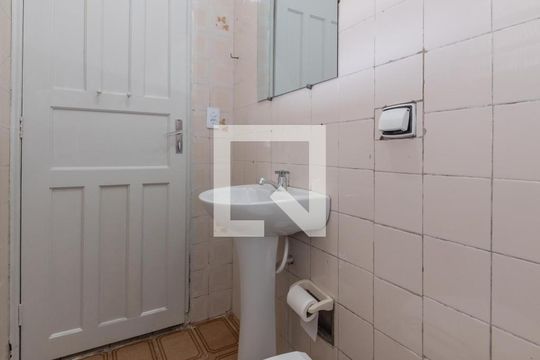 Banheiro de casa para alugar com 1 quarto, 50m² em Vila do Encontro, São Paulo