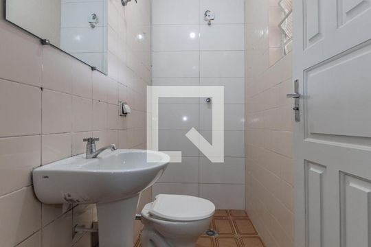 Banheiro de casa para alugar com 1 quarto, 50m² em Vila do Encontro, São Paulo