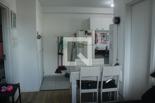 Sala/Cozinha de apartamento para alugar com 2 quartos, 40m² em Vila Inglesa, São Paulo