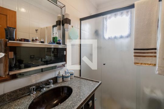 Banheiro 3 de casa à venda com 4 quartos, 150m² em Vila Nhocuné, São Paulo