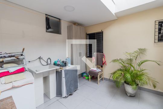 Área de Serviço de casa à venda com 4 quartos, 150m² em Vila Nhocuné, São Paulo