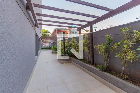 Área comum de kitnet/studio para alugar com 1 quarto, 38m² em Km 18, Osasco