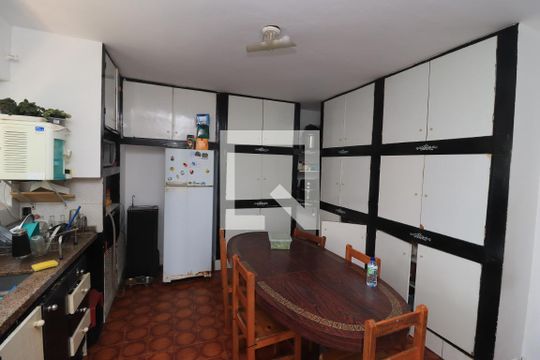Cozinha de casa à venda com 5 quartos, 500m² em Vila Esperança, São Paulo